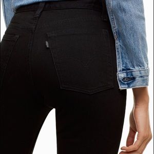 Levi’s High Rise Black Rinse Wedgie Fit